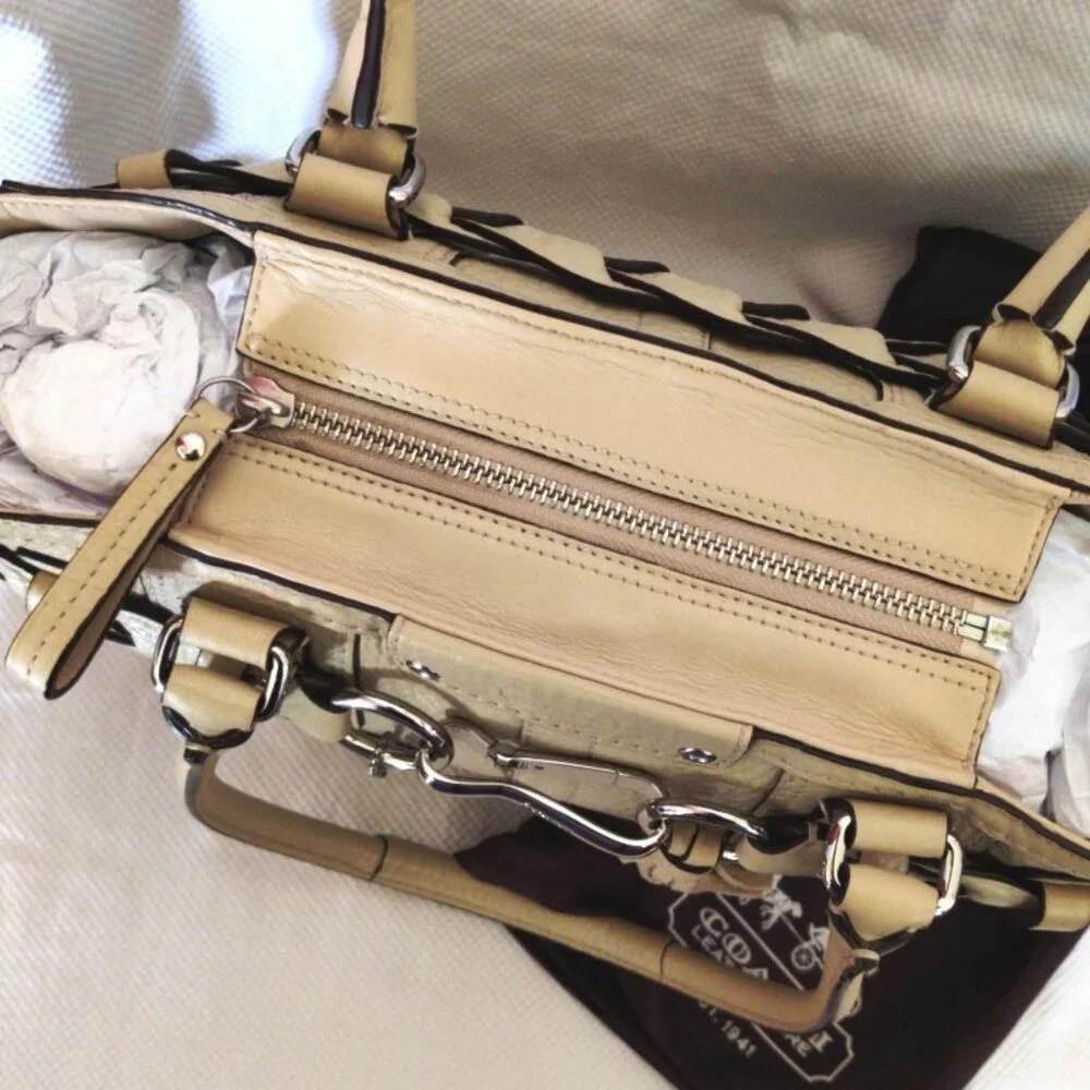 Coach Hamptons Pebbled Leather Medium Carryall Satchel in Sand/Silver, EUC - Picture 4 of 15